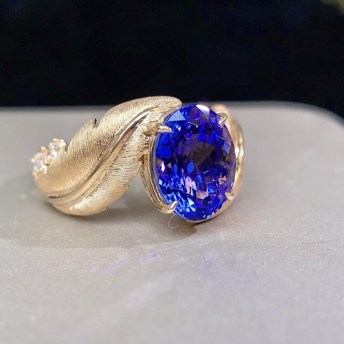 14k Gold 3.62 Ctw Natural Tanzanite & Diamond Ring - 2
