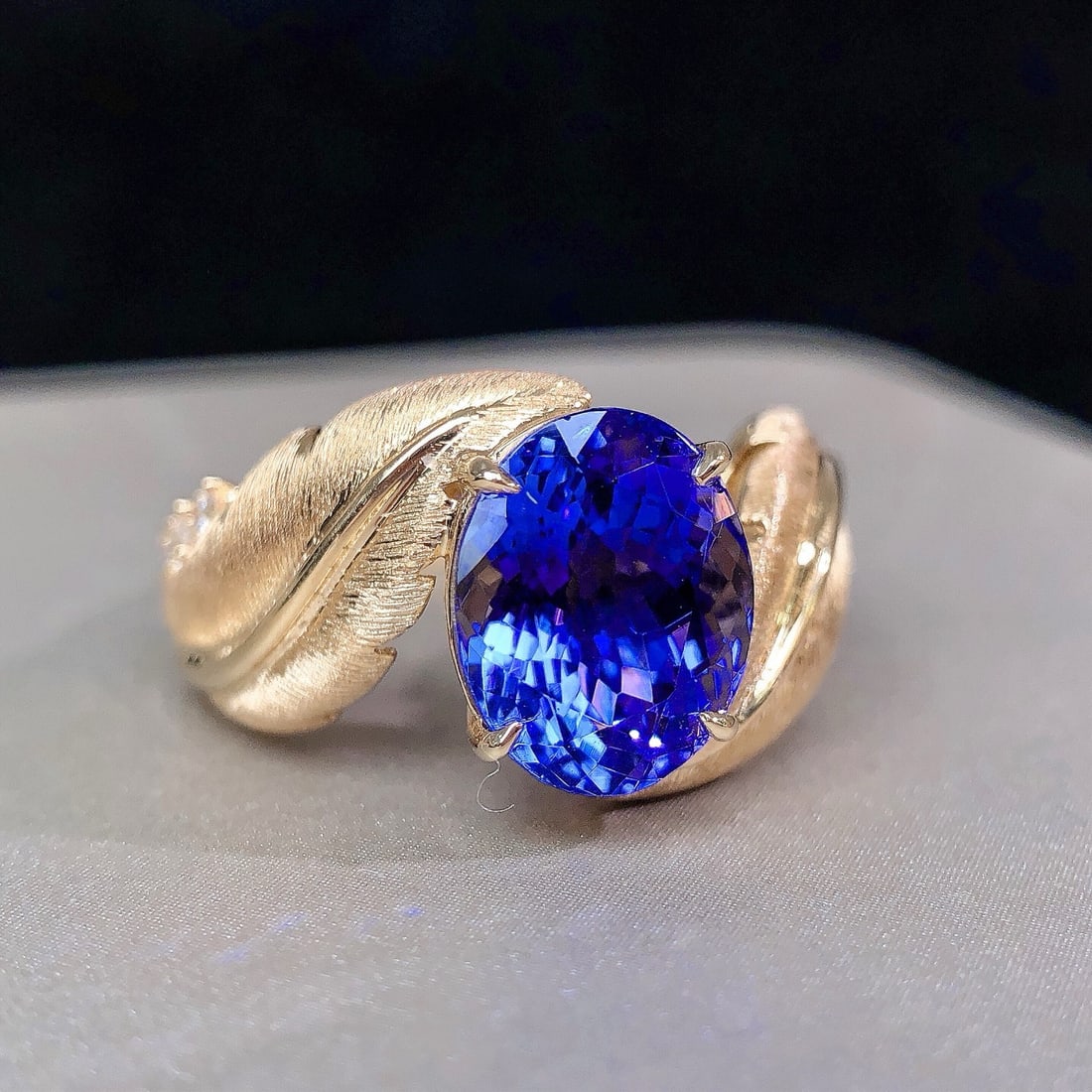 14k Gold 3.62 Ctw Natural Tanzanite & Diamond Ring - 5