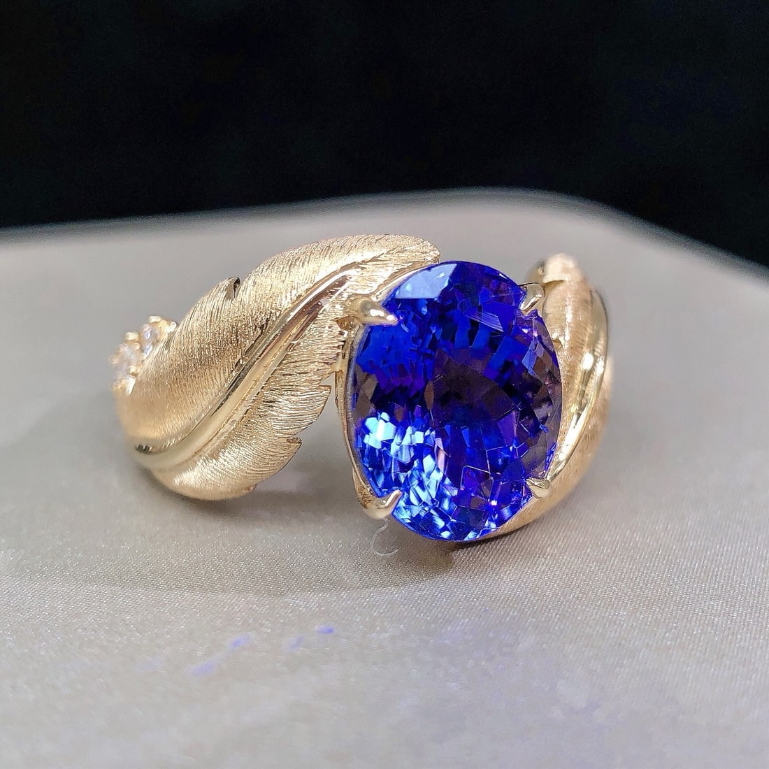 14k Gold 3.62 Ctw Natural Tanzanite & Diamond Ring - 6