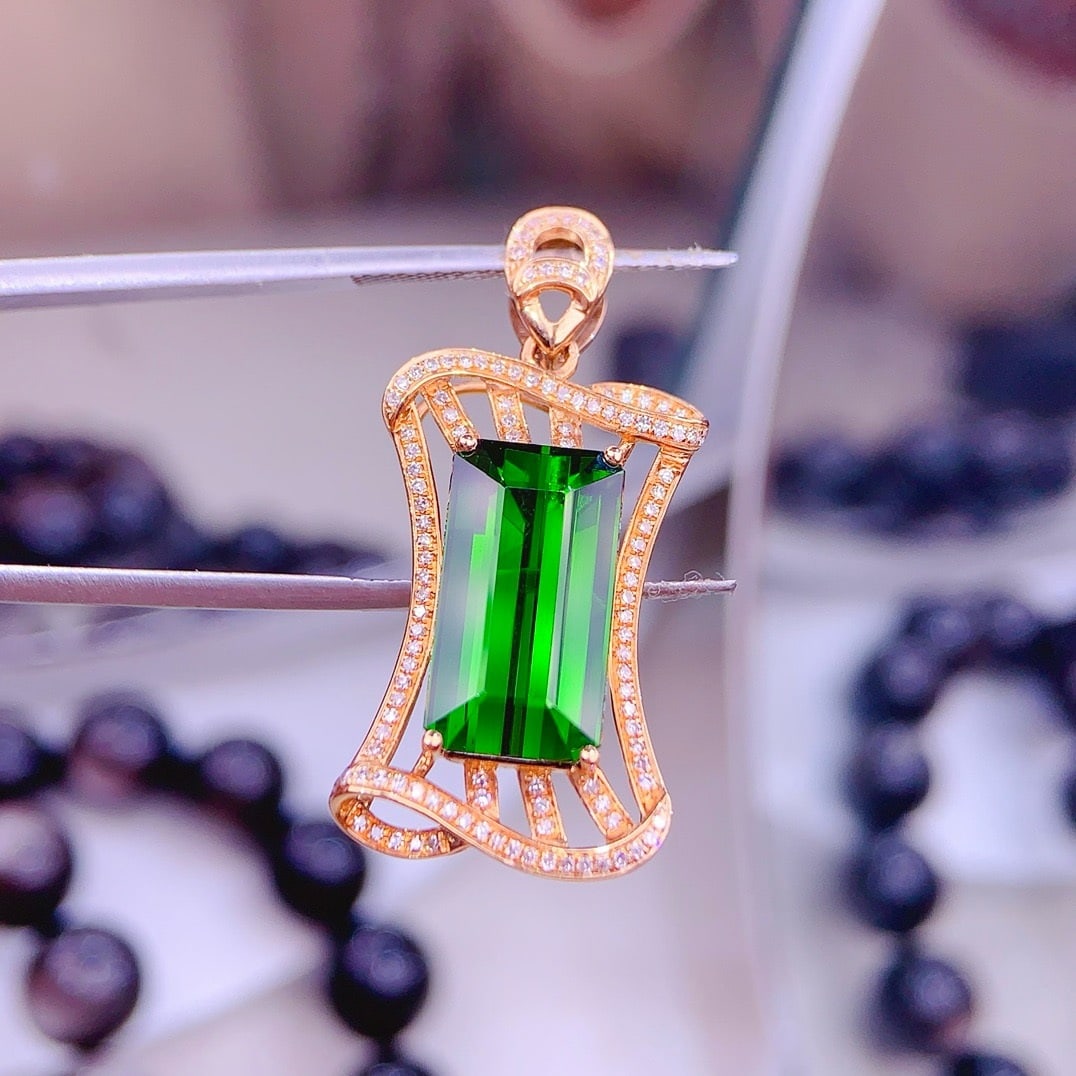 14k Gold 8.5 Ct Natural Tourmaline & Diamond Pendant( Without Chain ): Ref:231162291 // gold content:14k gold // main gemstone:tourmaline // shape:octagonal // carat weight:8. 5ct // color:green // treatment:natural // // adjacent gemstone 2 : diamond // shape:round // c