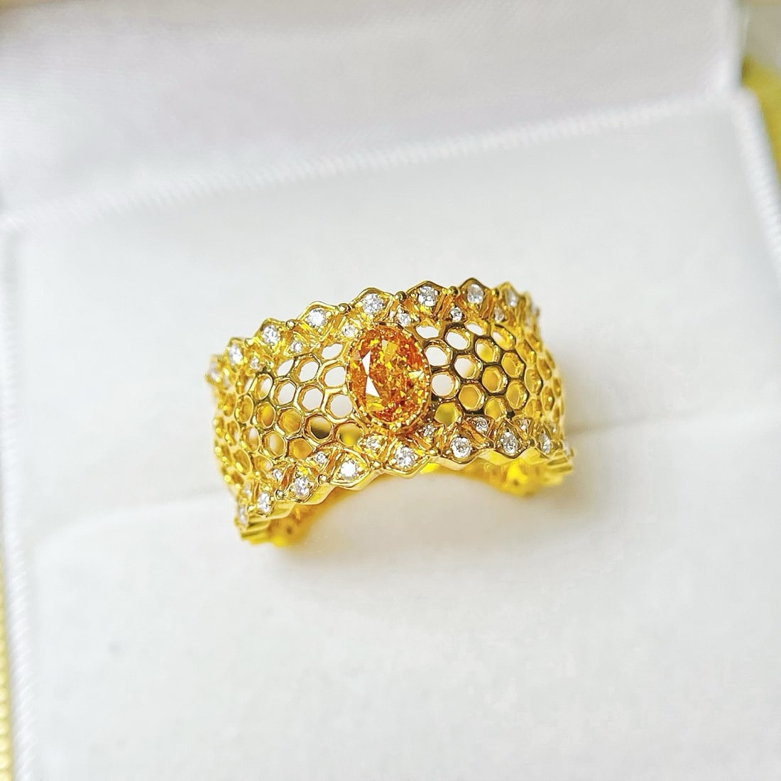 Gia Certified 14k Gold 0.70 Ctw Natural Orange Diamond & Diamond Ring: Ref:231162302 // gold content:14k gold // ring size:7. 25us // // main gemstone:orange diamond // certified:gia // shape:oval // carat weight:0. 45ct // clarity grade:vs1 // color:orange //