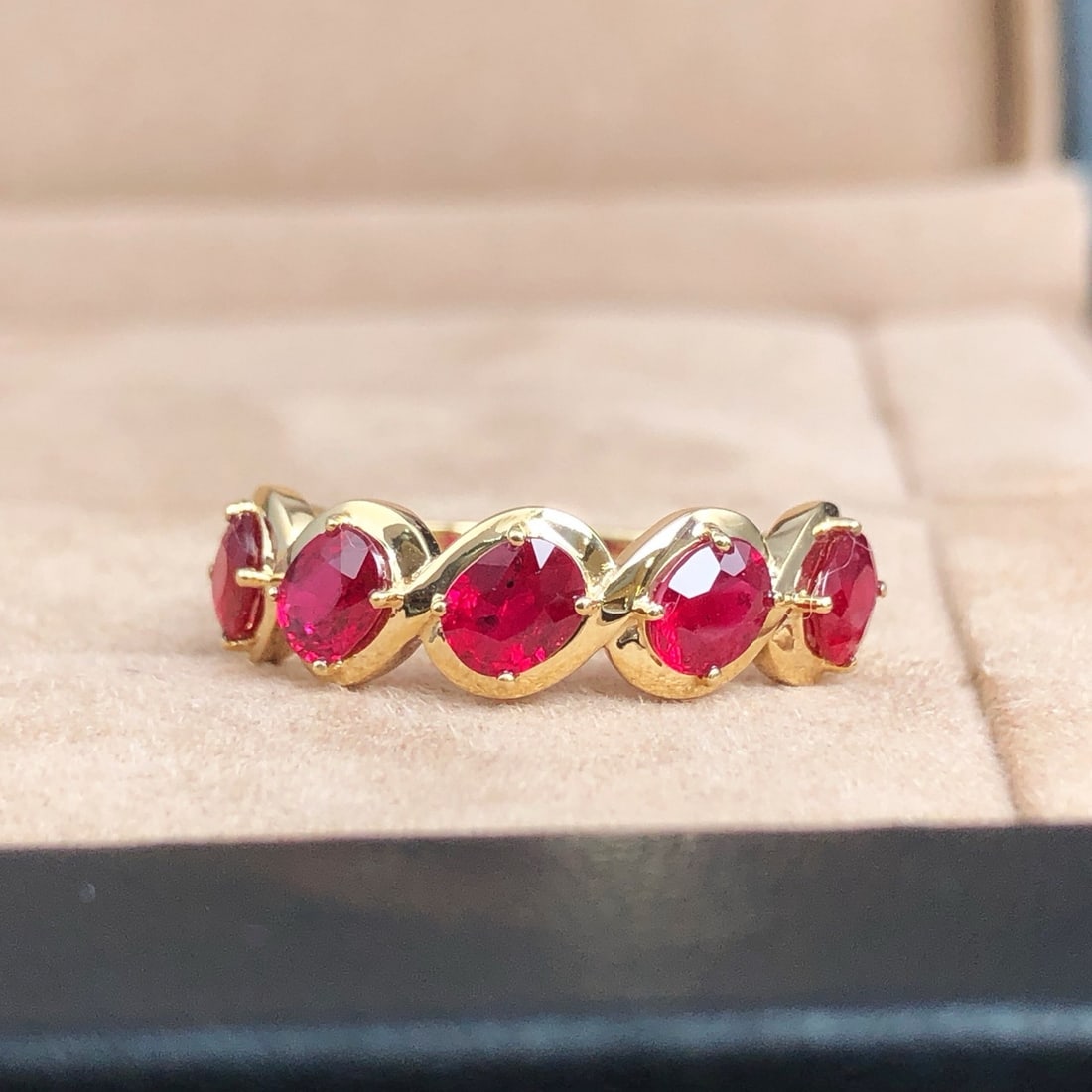 14k Gold 1.46 Ct Natural Ruby Ring: Ref:231162319 // gold content:14k gold // ring size:7. 25us // // main gemstone:ruby // shape:oval // carat weight:1. 46ct // color:red // treatment:natural // Condition: New High Estimate: 5000 Low