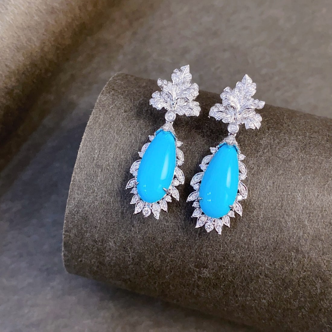 14k Gold 7.43 Ctw Natural Blue Turquoise & Diamond Earrings: Ref:231162325 // gold content:14k gold // main gemstone:blue turquoise // shape:pear // carat weight:6. 8ct // color:blue // treatment:natural // // adjacent gemstone 2 : diamond // shape:round //
