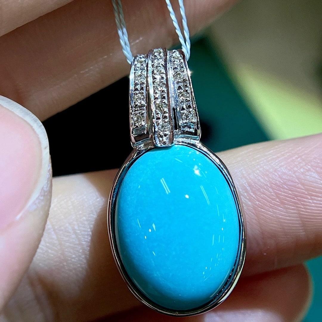 14k Gold 7.92 Ctw Natural Blue Turquoise & Diamond Pendant( Without Chain ): Ref:231162358 // gold content:14k gold // main gemstone:blue turquoise // shape:oval // carat weight:7. 85ct // color:blue // treatment:natural // // adjacent gemstone 2 : diamond // shape:round // ca