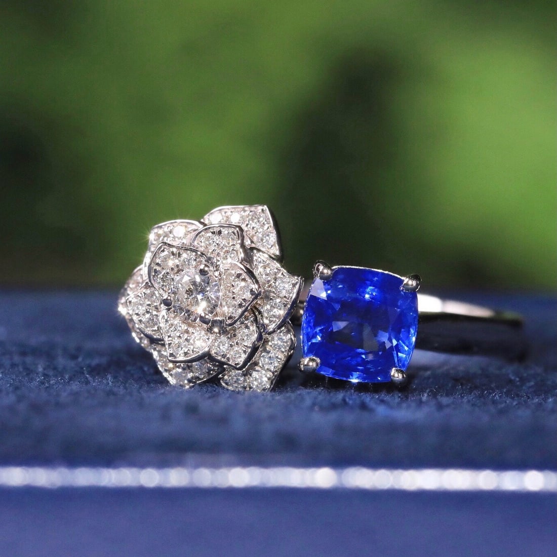 14k Gold 1.03 Ct Natural Sapphire & Diamond & Flowers Ring: Ref:231162367 // gold content:14k gold // ring size:7. 25us // // main gemstone:sapphire // shape:cushion // carat weight:1. 03ct // color:blue // treatment:natural // // adjacent gemstone 2 :