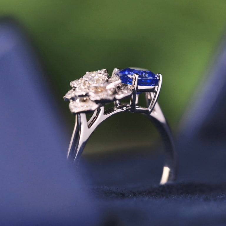 14k Gold 1.03 Ct Natural Sapphire & Diamond & Flowers Ring - 2