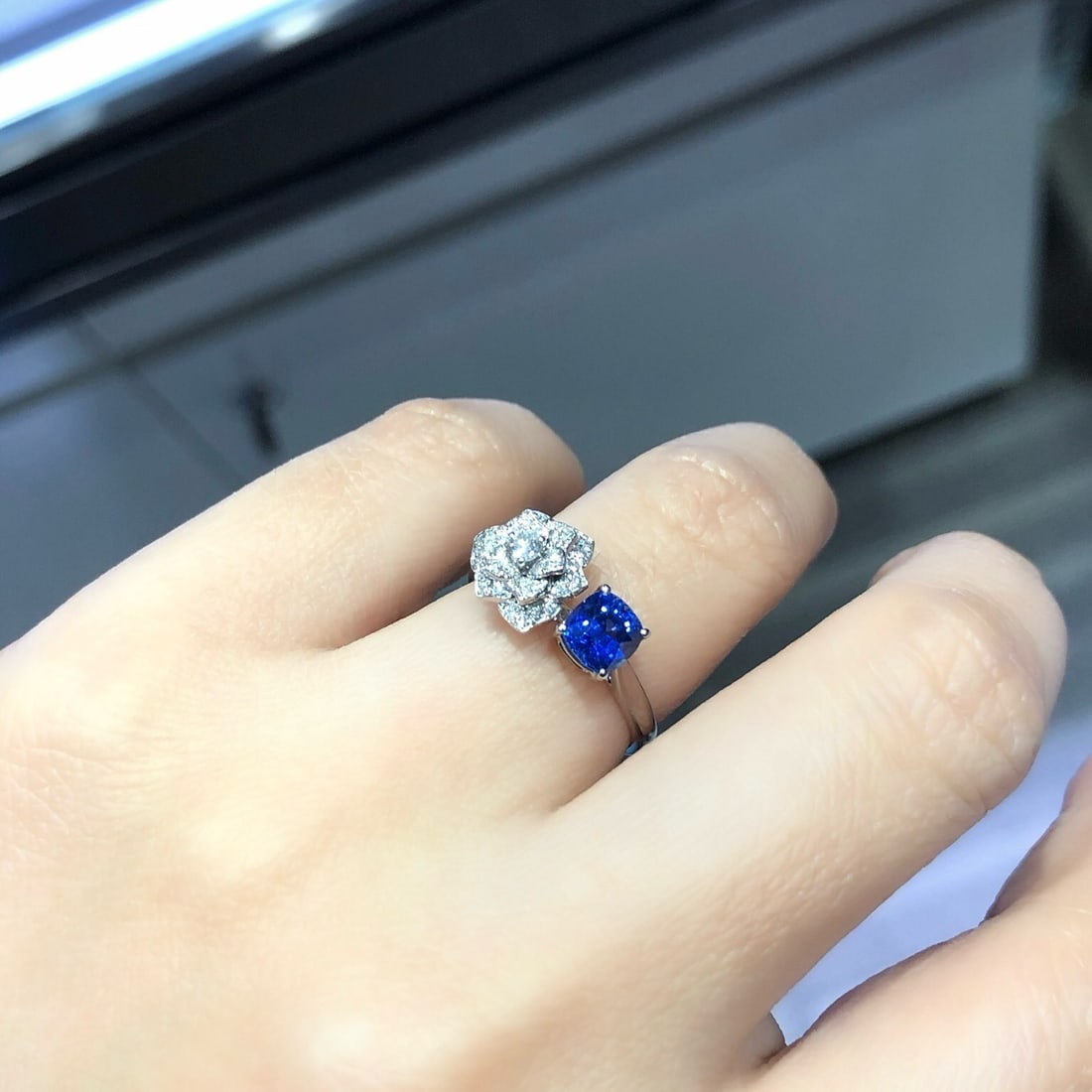 14k Gold 1.03 Ct Natural Sapphire & Diamond & Flowers Ring - 3