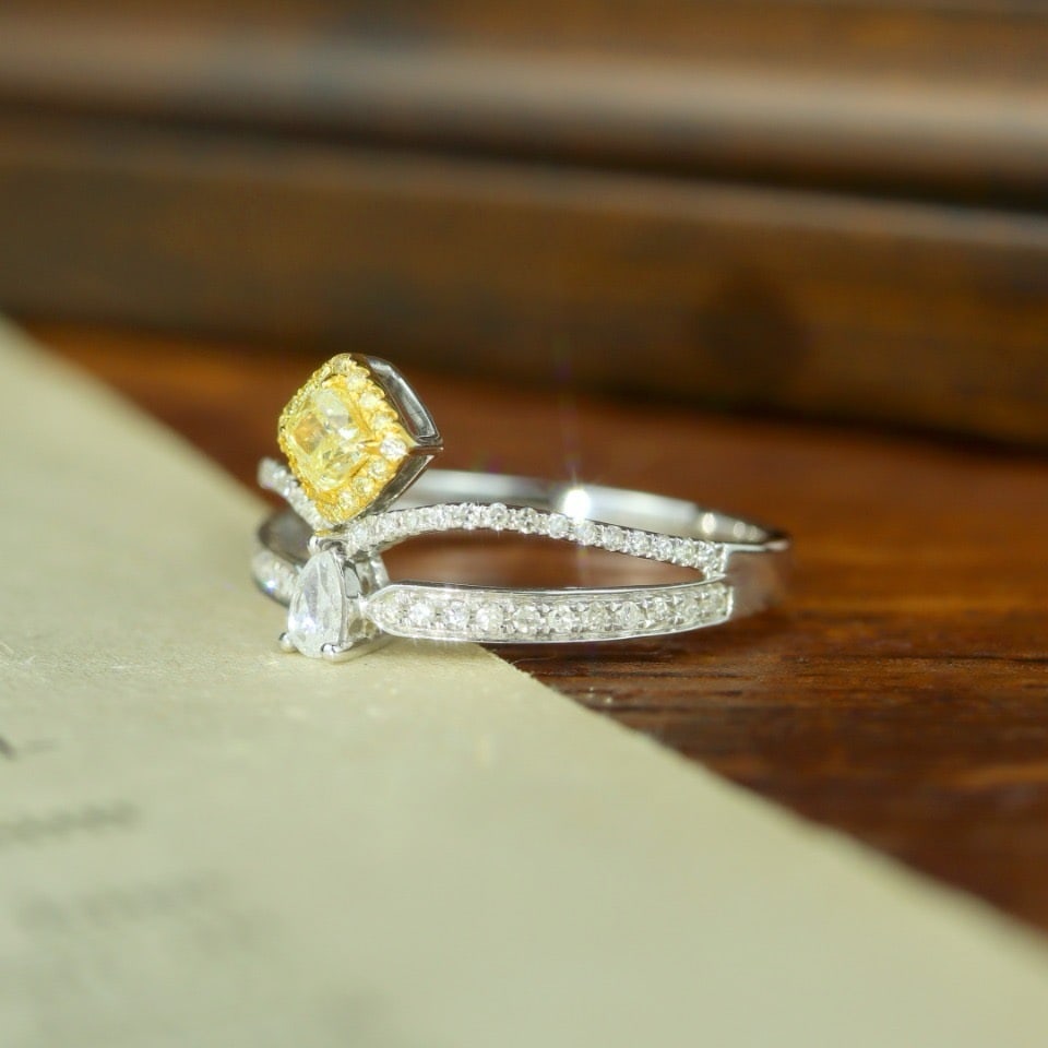 14k Gold 0.59 Ctw Natural Yellow Diamond & Diamond Ring - 3