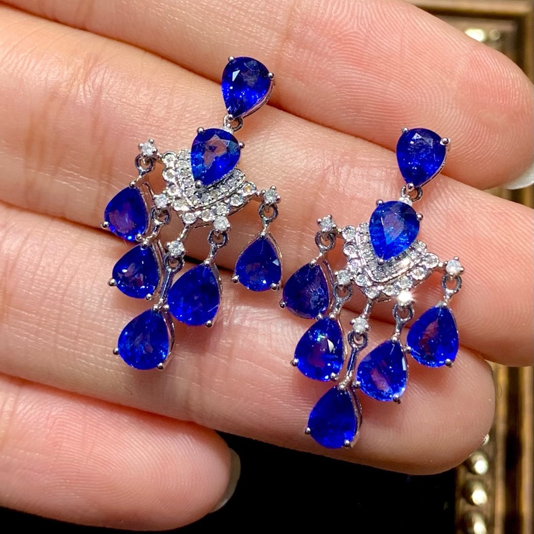 14k Gold 6 Ct Natural Sapphire & Diamond Earrings: Ref:231162394 // gold content:14k gold // main gemstone:sapphire // shape:pear // carat weight:6ct // color:blue // treatment:natural // // adjacent gemstone 2 : diamond // shape:round // clarity