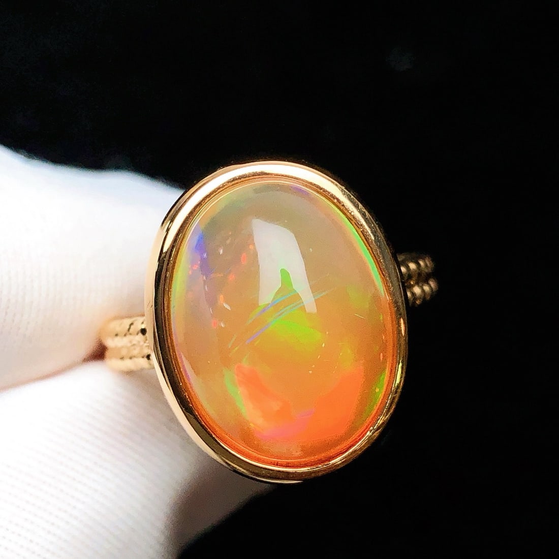 14k Gold 5.0 Ct Natural Opal Ring - 8