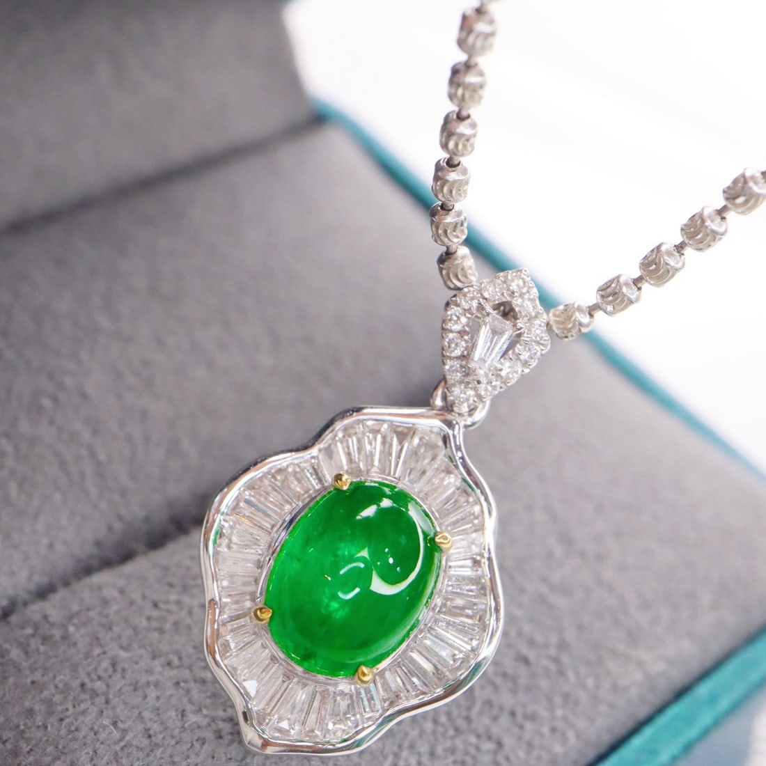14k Gold 2.51 Ctw Vivid Green Natural Emerald & Diamond Pendant( Without Chain ) - 2