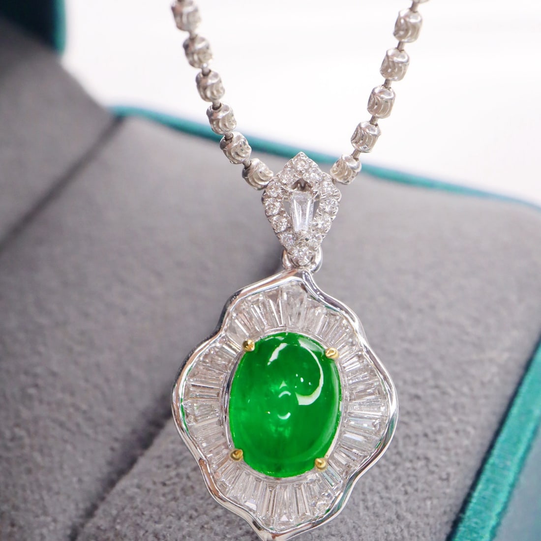 14k Gold 2.51 Ctw Vivid Green Natural Emerald & Diamond Pendant( Without Chain ) - 3