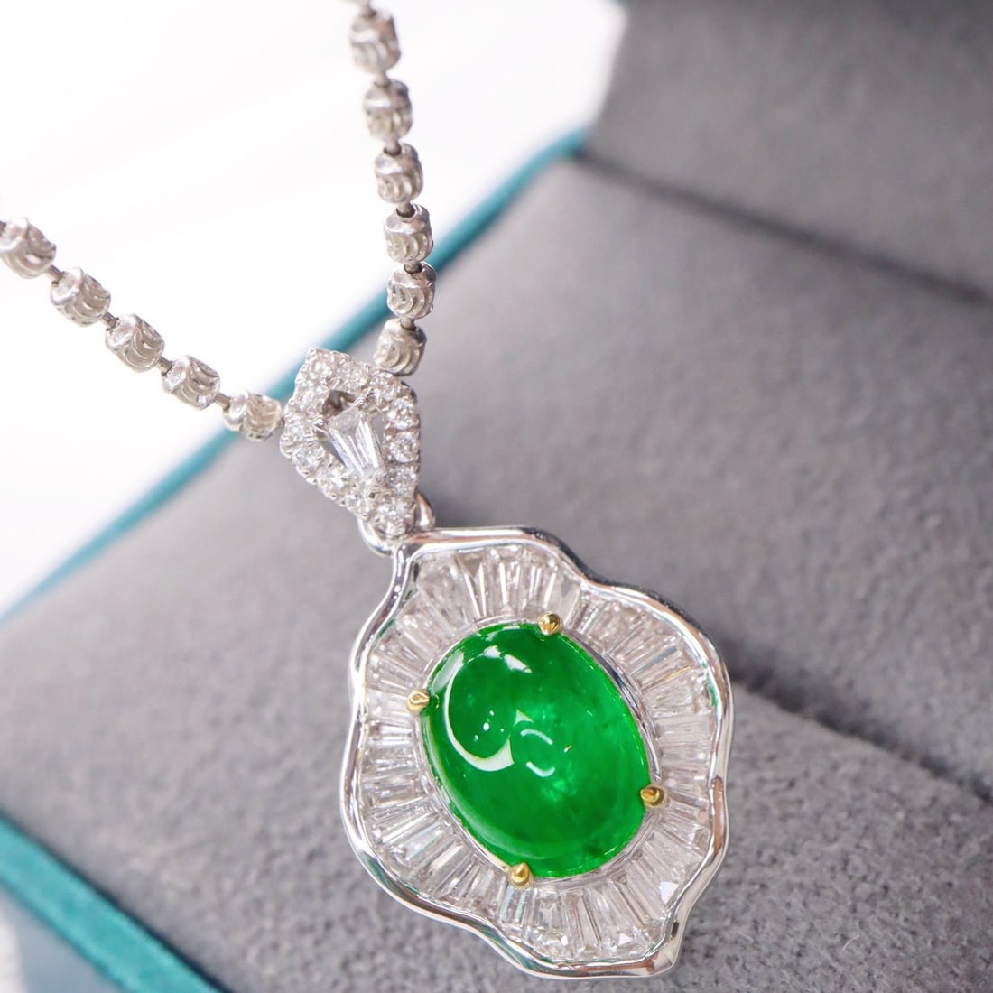 14k Gold 2.51 Ctw Vivid Green Natural Emerald & Diamond Pendant( Without Chain ) - 4