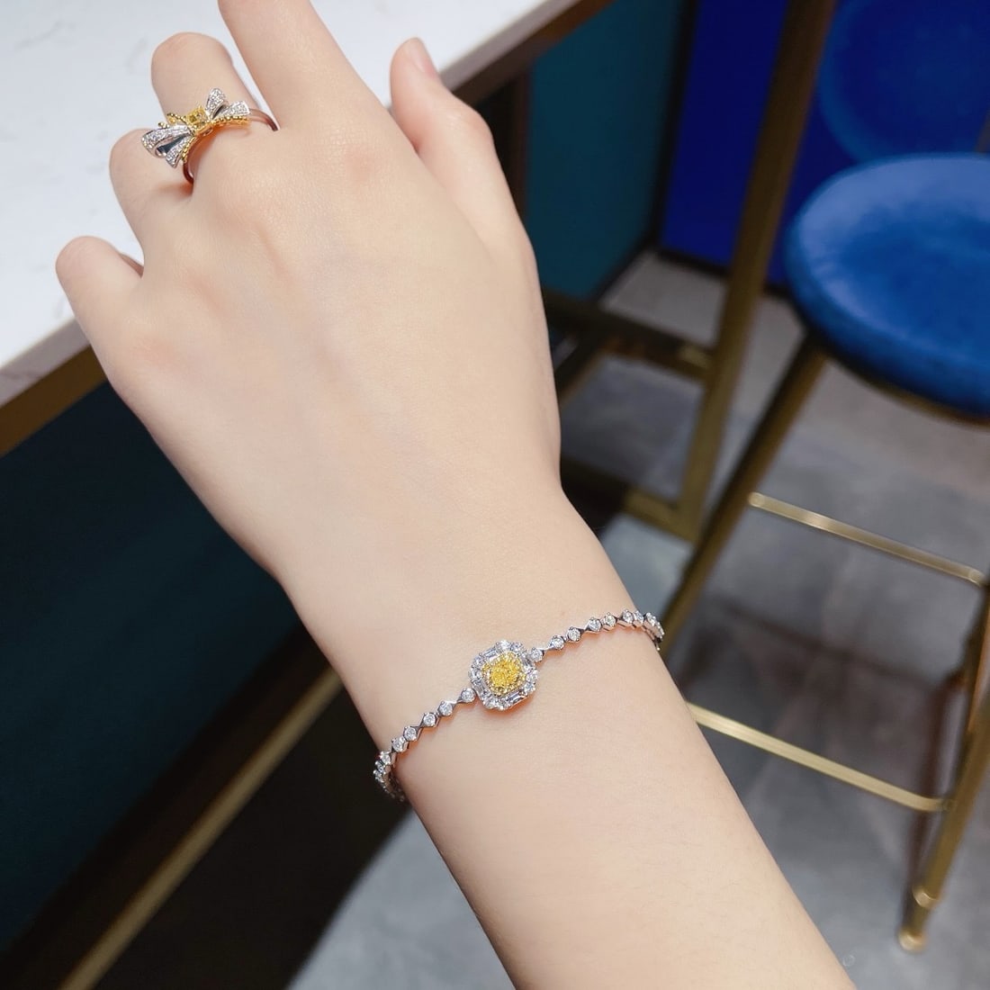 14k Gold 1.16 Ctw Natural Yellow Diamond & Diamond Bracelet - 2
