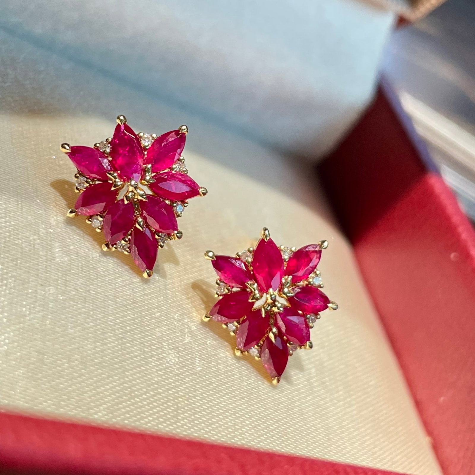 14k Gold 1.5 Ct Natural Ruby & Diamond Earrings: Ref:231162420 // gold content:14k gold // main gemstone:ruby // shape:marquise // carat weight:1. 5ct // color:red // treatment:natural // // adjacent gemstone 2 : diamond // shape:round // clarity