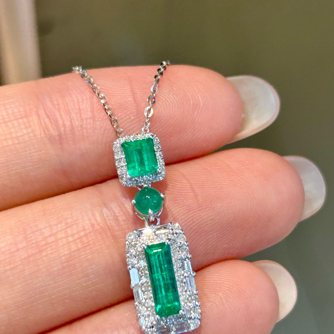 14k Gold 1.01 Ct Natural Emerald & Diamond Pendant( Without Chain ): Ref:231162431 // gold content:14k gold // main gemstone:emerald // shape:octagonal // carat weight:1. 01ct // color:green // treatment:natural // // adjacent gemstone 2 : diamond // shape:multiple //