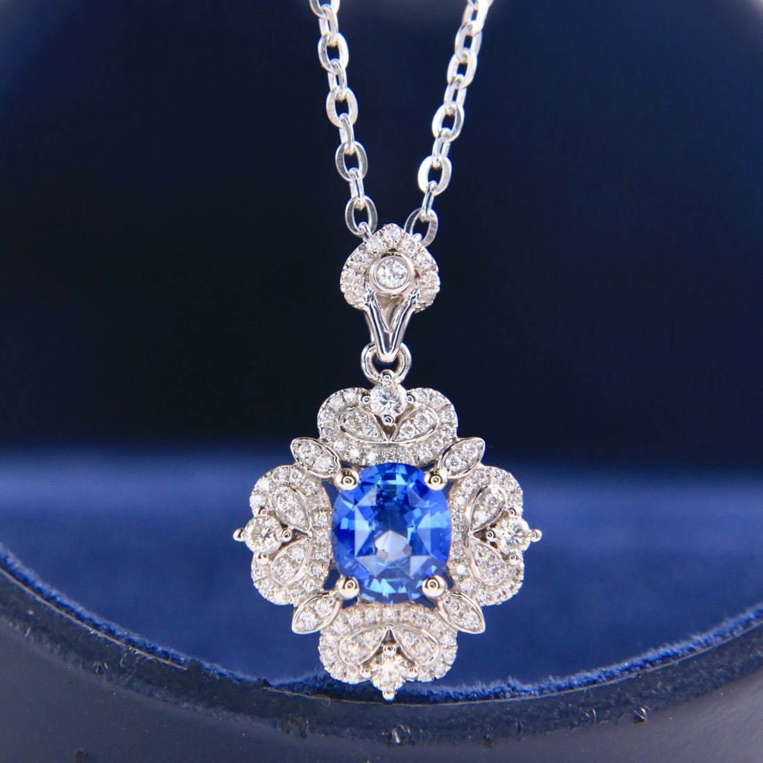 14k Gold 1.45 Ctw Natural Sapphire & Diamond Pendant( Without Chain ): Ref:231162432 // gold content:14k gold // main gemstone:sapphire // shape:oval // carat weight:1. 14ct // color:cornflower blue // treatment:natural // // adjacent gemstone 2 : diamond // shape:round
