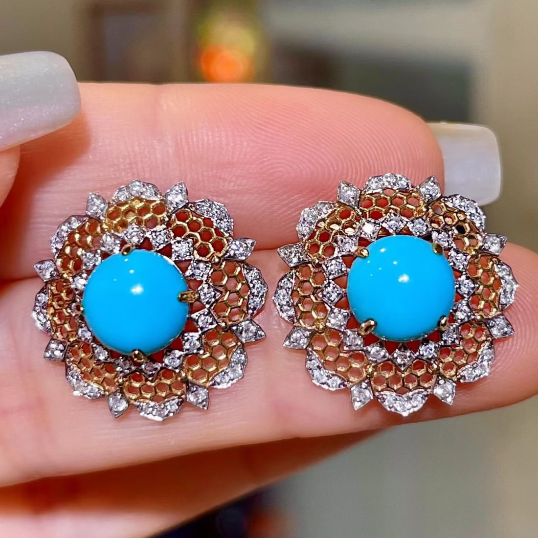 14k Gold 4.27 Ctw Natural Blue Turquoise & Diamond Earrings: Ref:231162434 // gold content:14k gold // main gemstone:blue turquoise // shape:round // carat weight:3. 82ct // color:blue // treatment:natural // cut grade:g // // adjacent gemstone 2 : diamond //
