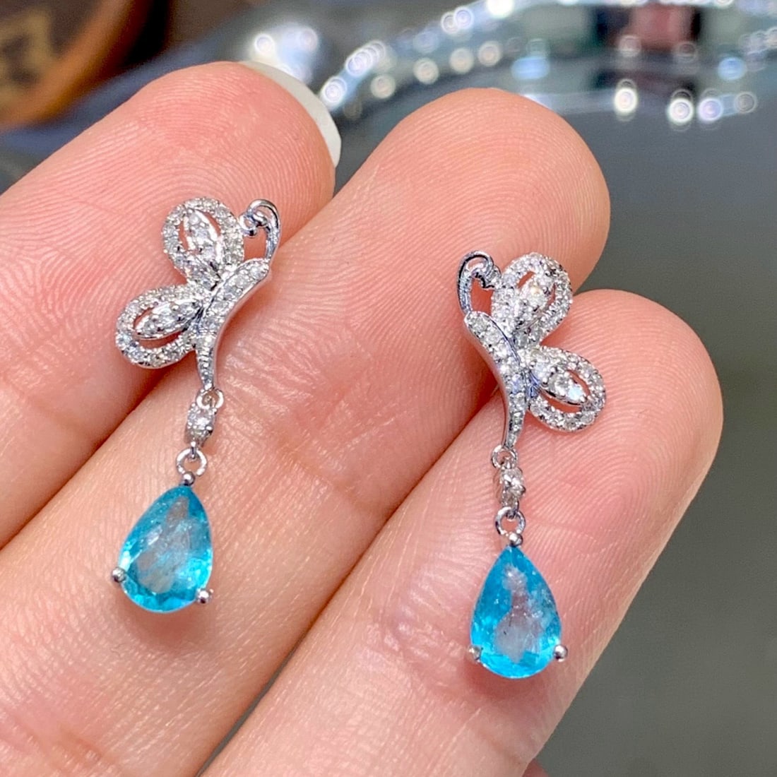 14k Gold 1.5 Ct Natural Paraiba Tourmaline & Diamond Earrings: Ref:231162442 // gold content:14k gold // main gemstone:paraiba tourmaline // shape:pear // carat weight:1. 5ct // color:blue // treatment:natural // // adjacent gemstone 2 : diamond // shape:round