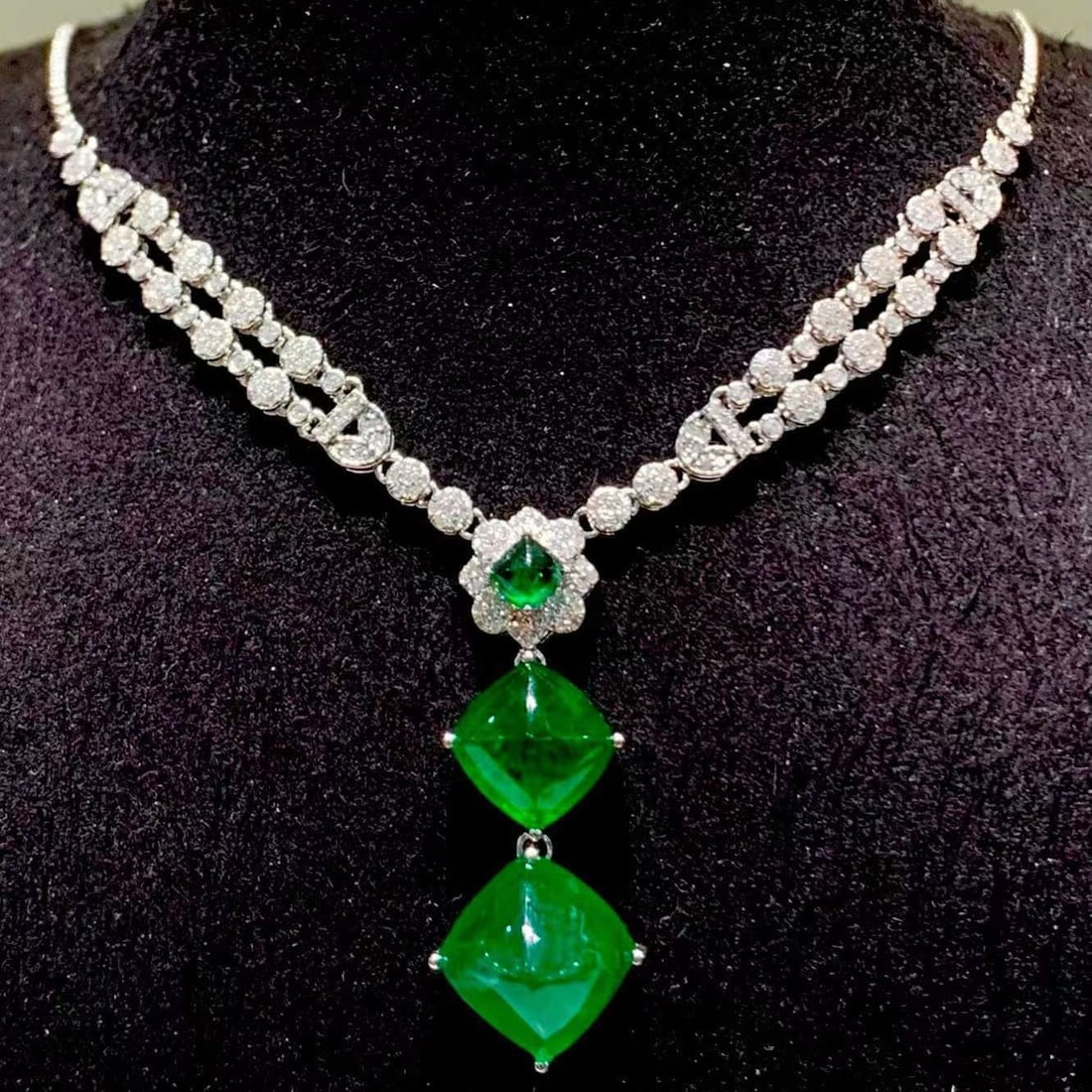 14k Gold 8.88 Ct Natural Emerald & Diamond Necklace - 3