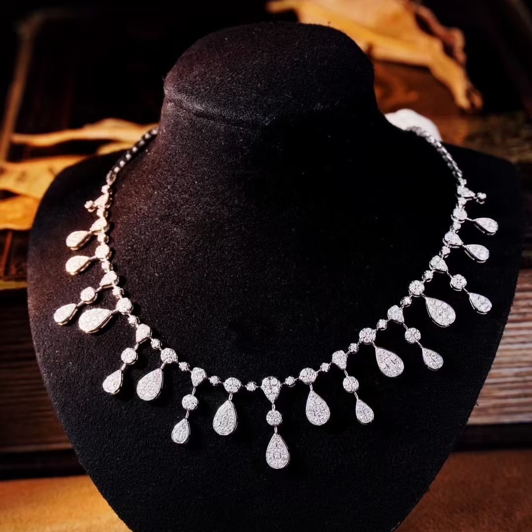 14k Gold 2.7 Ct Natural H Diamond Necklace: Ref:231163011 // gold content:14k gold // main gemstone:diamond // shape:round // carat weight:2. 7ct // clarity grade:vs-si // color:h // treatment:natural // cut grade:g // Condition: New Low Estima