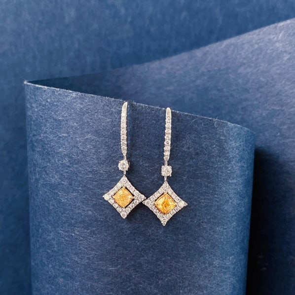14k Gold 0.70 Ct Natural Color Diamond Earrings: Ref:231163094 // gold content:14k gold // main gemstone:color diamond // shape:multiple // carat weight:0. 70ct // clarity grade:vs-si // color:color // treatment:natural // Condition: New Low