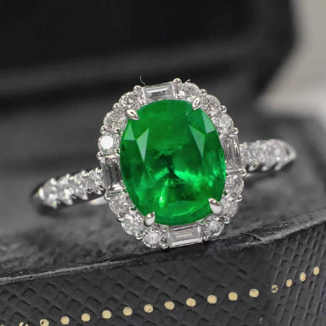 14k Gold 2.44 Ctw Natural Emerald & Diamond Ring - 4