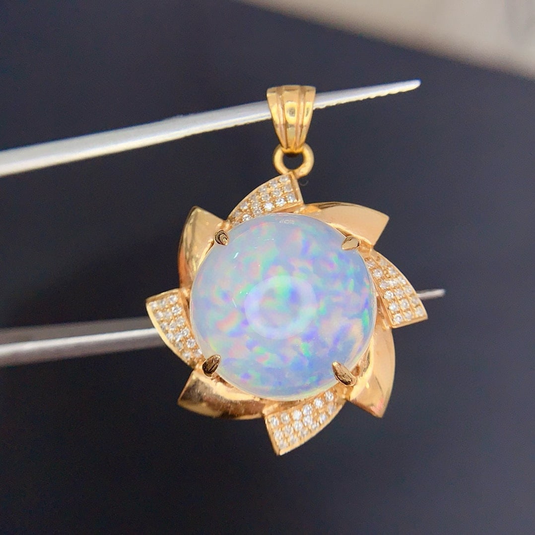 14k Gold 9.8 Ct Natural Opal & Diamond Pendant( Without Chain ): Ref:231163134 // gold content:14k gold // main gemstone:opal // shape:oval // carat weight:9. 8ct // color:color // treatment:natural // // adjacent gemstone 2 : diamond // shape:round // clarity grad