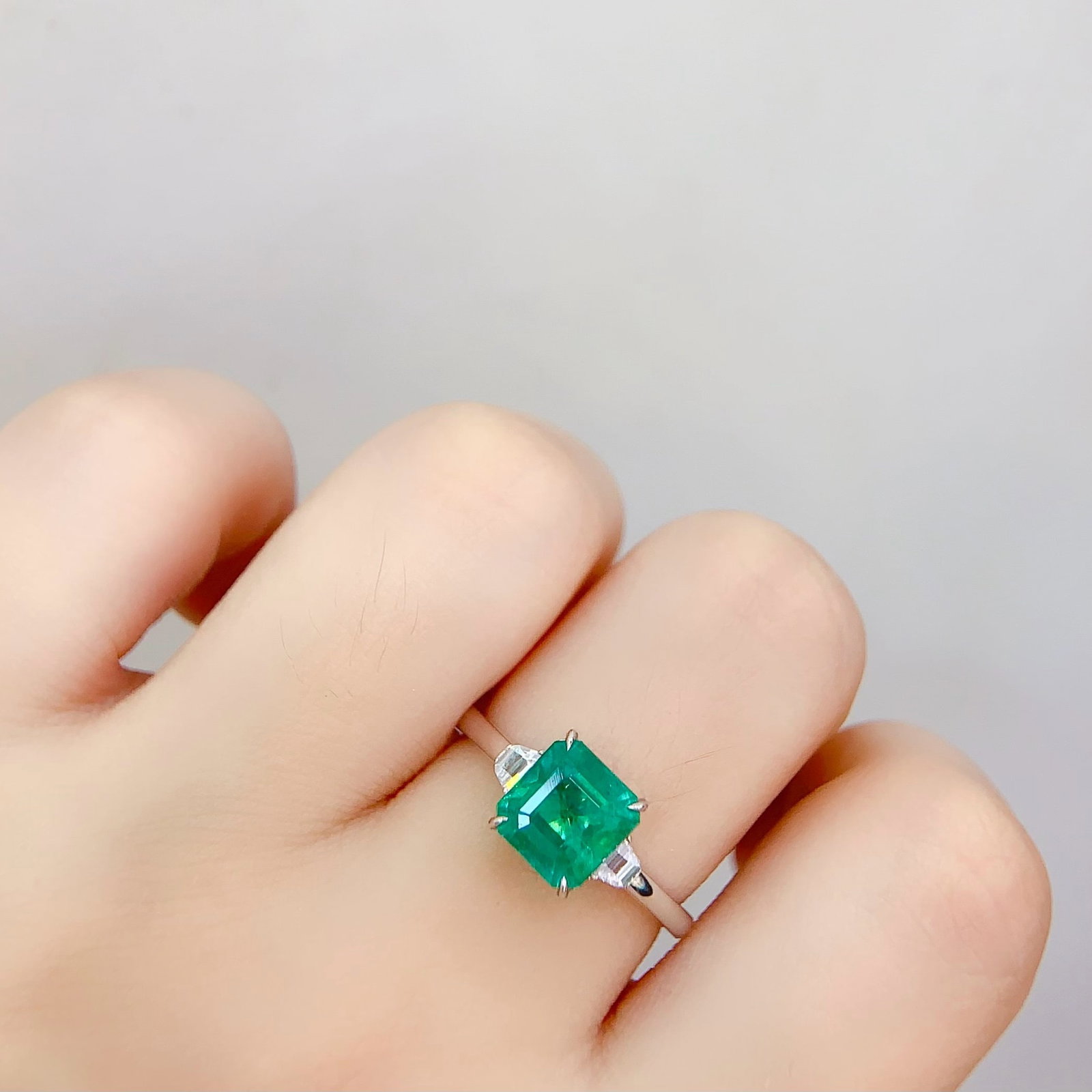 14k Gold 2.3 Ct Natural Emerald & Sapphire Ring - 6