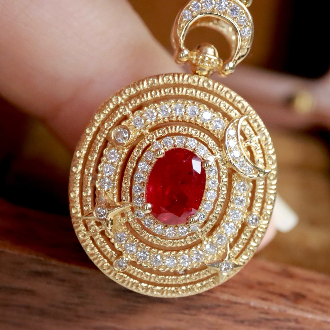14k Gold 1.19 Ctw Vivid Red Natural Ruby & Diamond Pendant( Without Chain ): Ref:231163175 // gold content:14k gold // main gemstone:ruby // shape:oval // carat weight:0. 75ct // color:vivid red // treatment:natural // // adjacent gemstone 2 : diamond // shape:round // carat