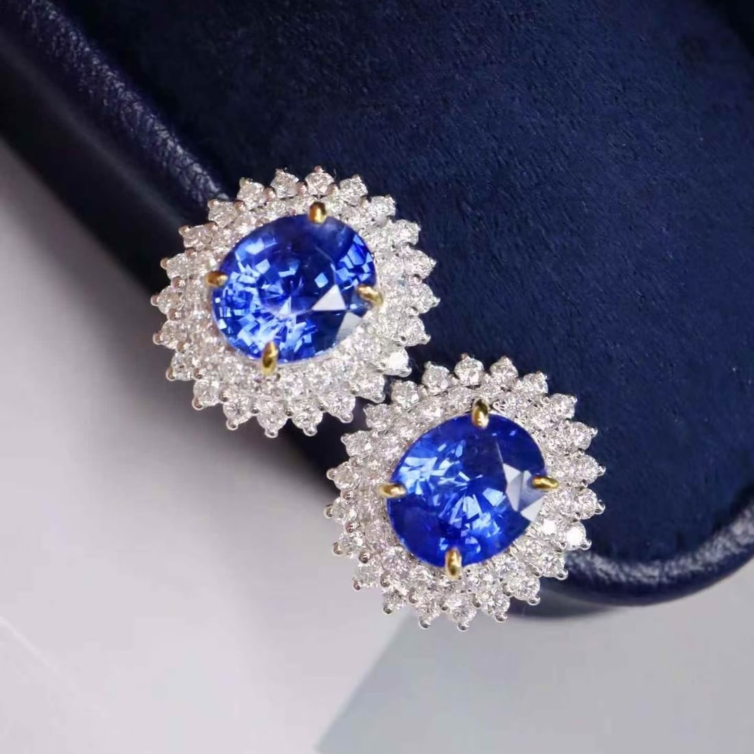 14k Gold 2.84 Ctw Natural Sapphire & Diamond Earrings: Ref:231163223 // gold content:14k gold // main gemstone:sapphire // shape:oval // carat weight:2. 29ct // color:blue // treatment:natural // // adjacent gemstone 2 : diamond // shape:round // carat we