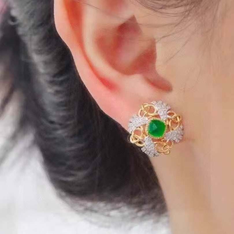 14k Gold 1.86 Ctw Natural Emerald & Diamond Earrings - 5