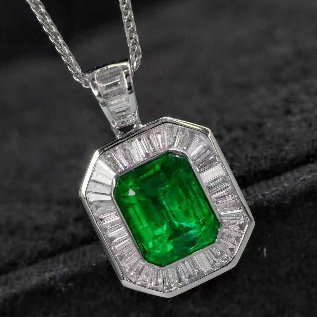 14k Gold 1.60 Ctw Natural Emerald & Diamond Pendant( Without Chain ) - 5