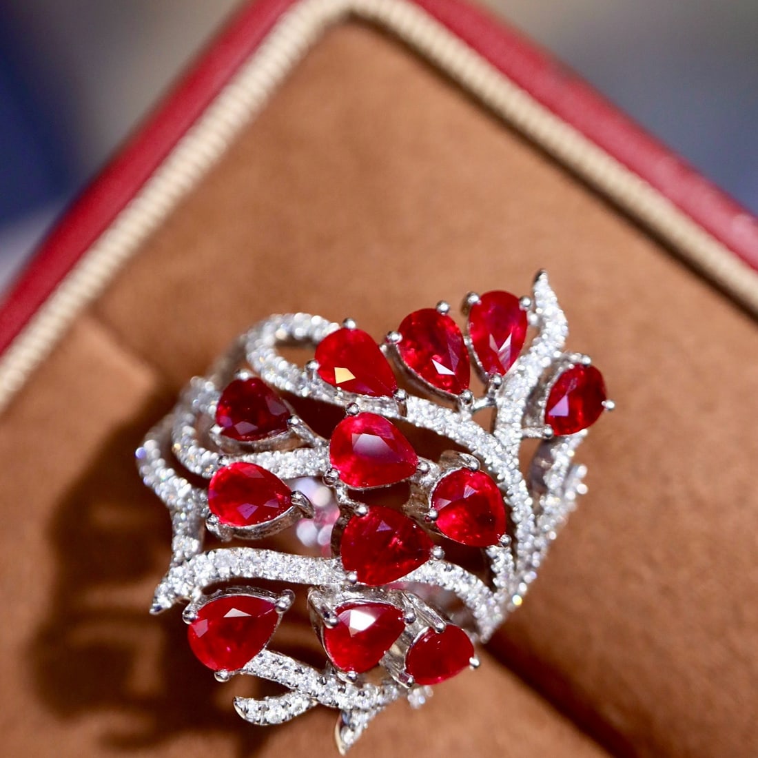 14k Gold 4.35 Ctw Vivid Red Natural Ruby & Diamond Ring: Ref:231164014 // gold content:14k gold // ring size:7. 25us // // main gemstone:ruby // shape:pear // carat weight:3. 60ct // color:vivid red // treatment:natural // // adjacent gemstone 2 : diamond