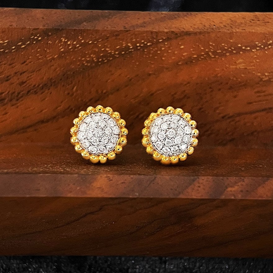 14k Gold 0.46 Ct Natural H Diamond Earrings: Ref:231164028 // gold content:14k gold // main gemstone:diamond // shape:round // carat weight:0. 46ct // clarity grade:vs-si // color:h // treatment:natural // cut grade:g // Low Estimate: 3700 Condi