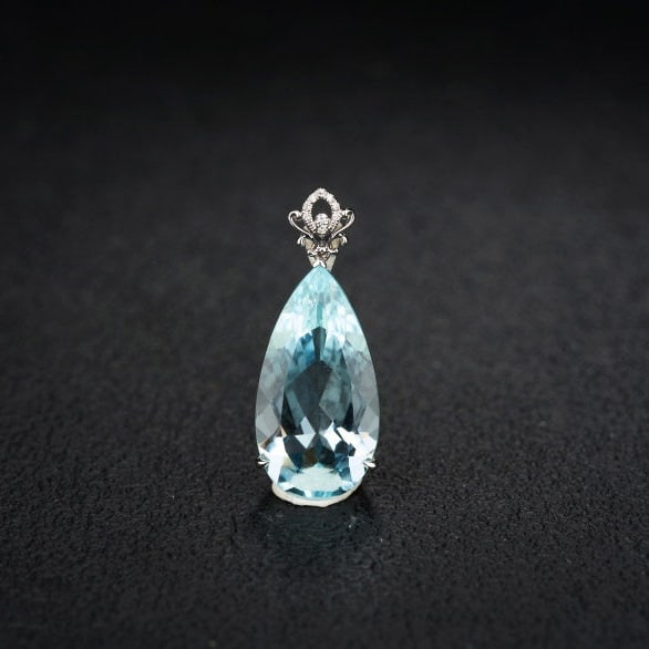 14k Gold 7.98 Ct Natural Aquamarine & Diamond Pendant( Without Chain ): Ref:231164040 // gold content:14k gold // main gemstone:aquamarine // shape:pear // carat weight:7. 98ct // color:blue // treatment:natural // // adjacent gemstone 2 : diamond // shape:round // clarit