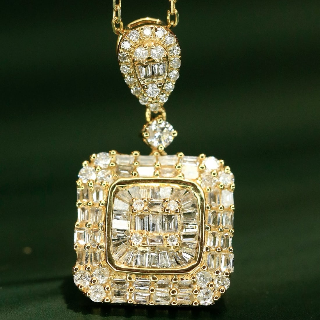 14k Gold 0.55 Ct Natural H Diamond Necklace: Ref:231164048 // gold content:14k gold // main gemstone:diamond // shape:multiple // carat weight:0. 55ct // clarity grade:vs-si // color:h // treatment:natural // High Estimate: 5300 Low Estimate: 35
