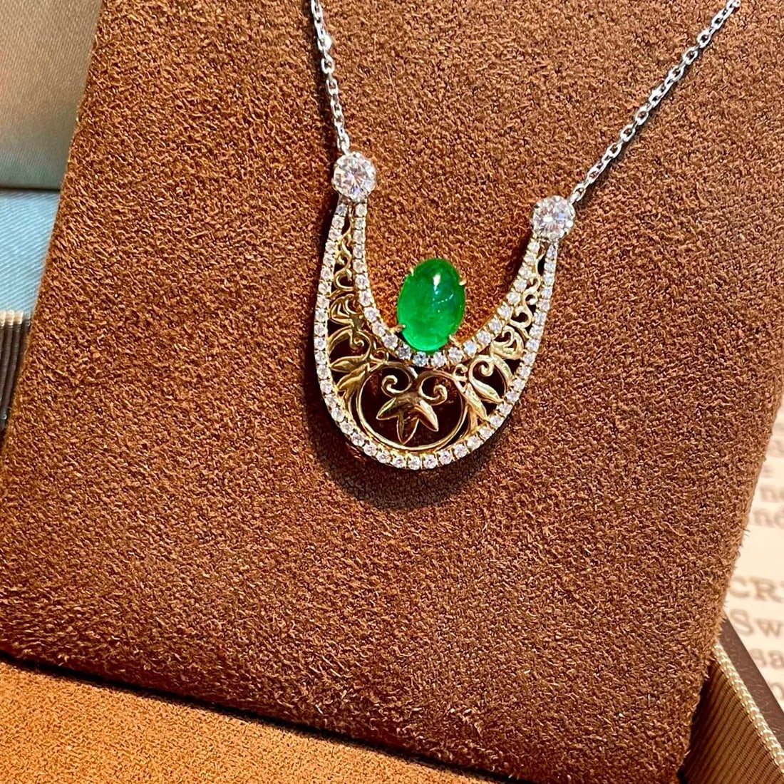 14k Gold 1.66 Ctw Vivid Green Natural Emerald & Diamond Necklace - 5