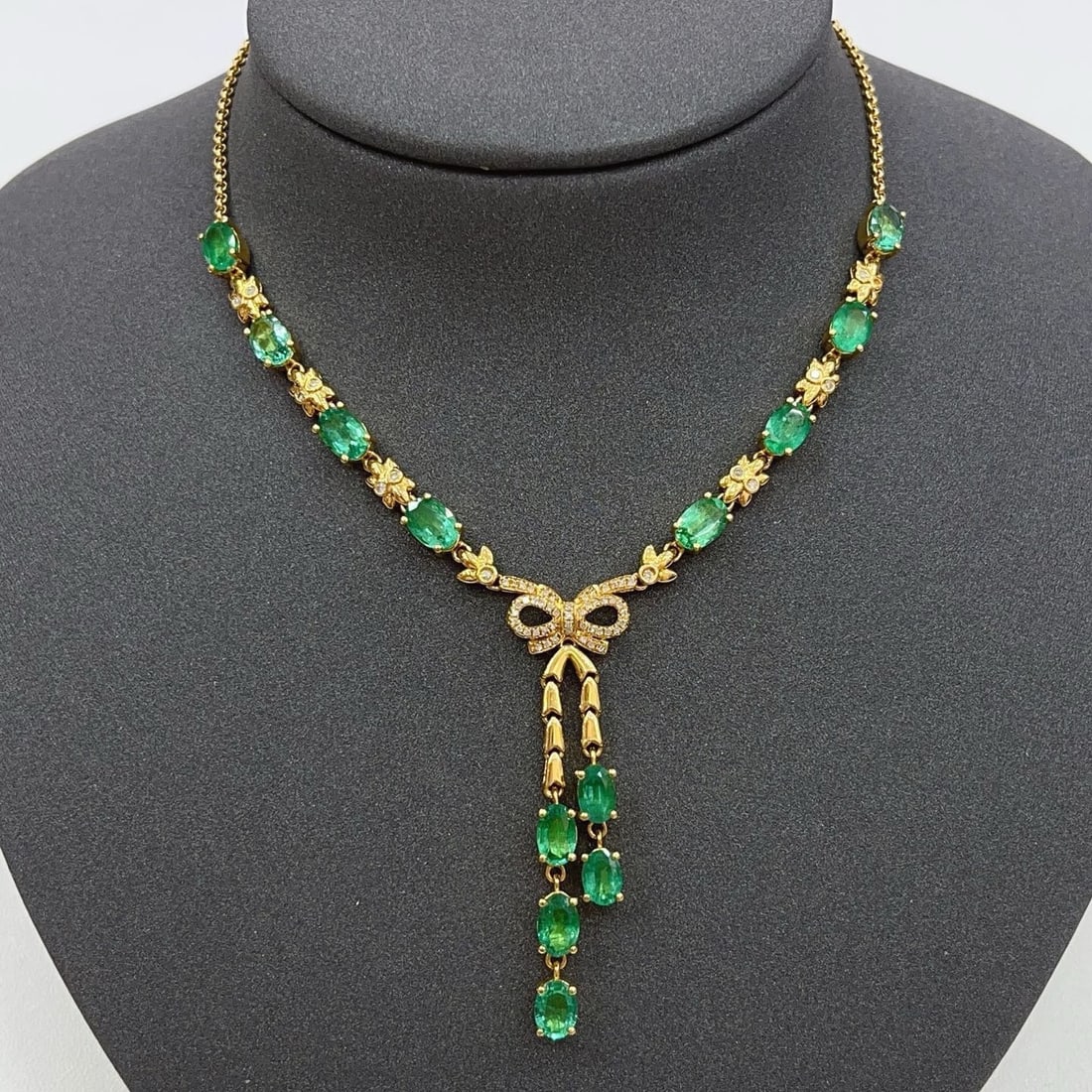 14k Gold 6.00 Ct Natural Emerald & Diamond & Sapphire Necklace - 3