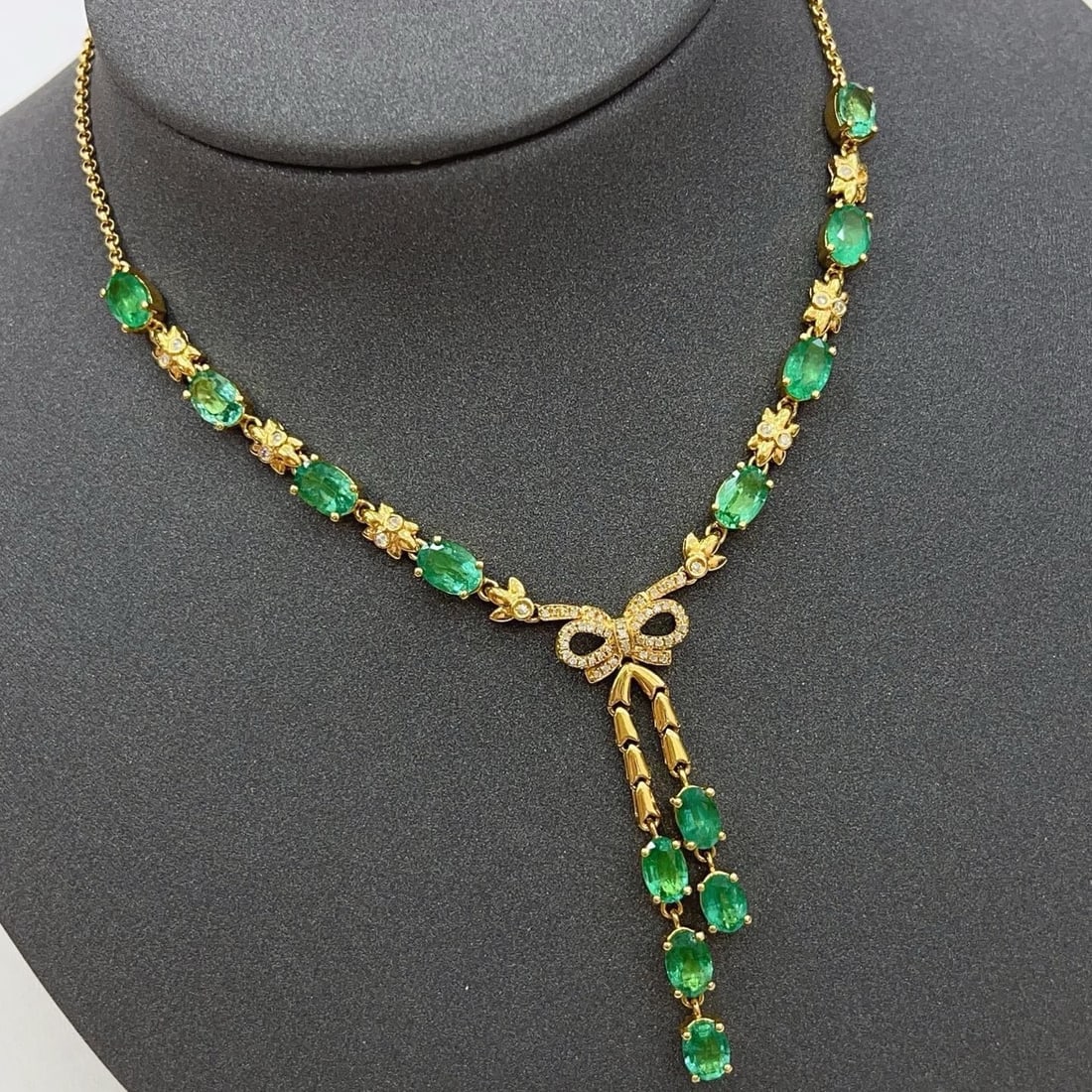 14k Gold 6.00 Ct Natural Emerald & Diamond & Sapphire Necklace - 4