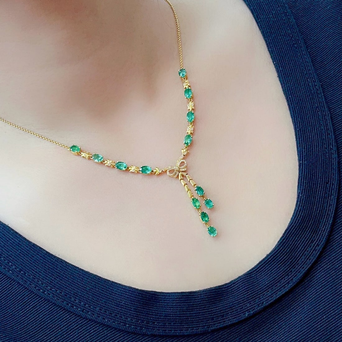 14k Gold 6.00 Ct Natural Emerald & Diamond & Sapphire Necklace - 5