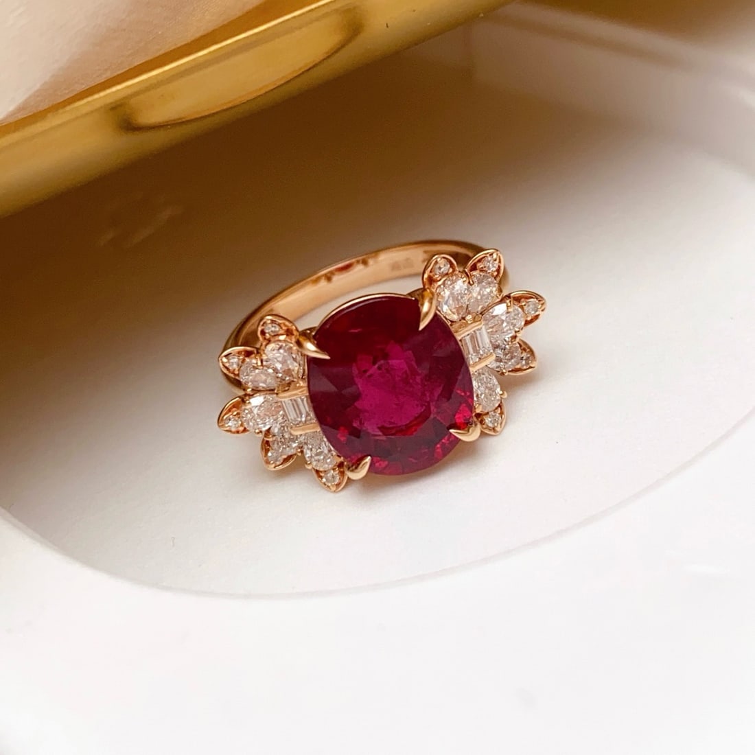 14k Gold 4.70 Ct Natural Tourmaline & Diamond Ring: Ref:231164073 // gold content:14k gold // ring size:7. 25us // // main gemstone:tourmaline // shape:oval // carat weight:4. 70ct // color:red // treatment:natural // // adjacent gemstone 2 : diamond