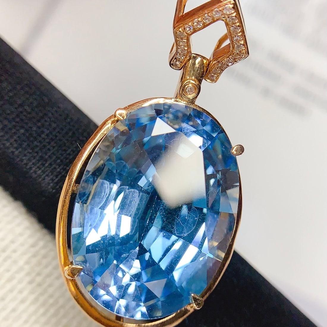 14k Gold 19.15 Ct Natural Topaz & Diamond Pendant( Without Chain ) - 3