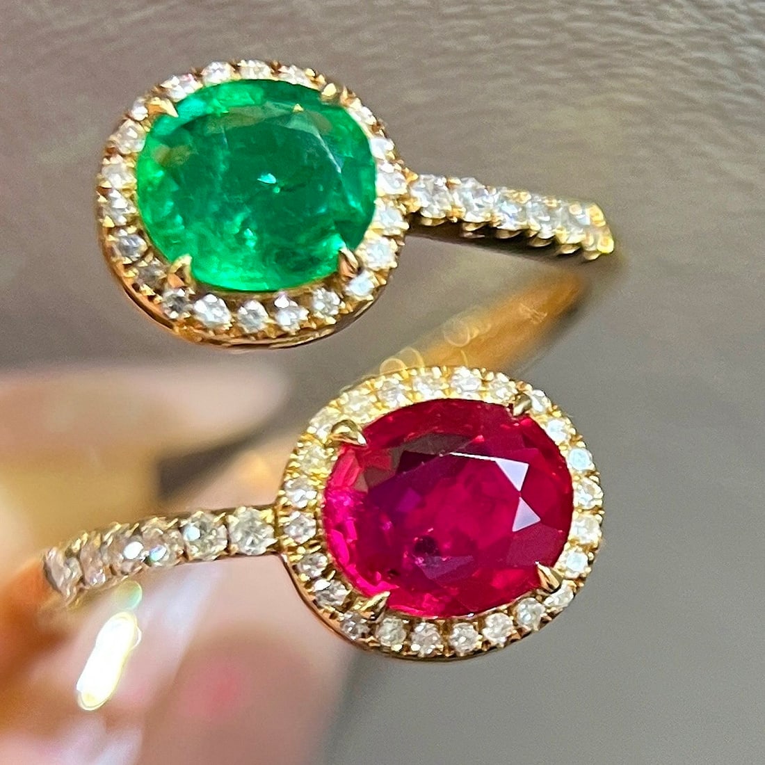 14k Gold 2.08 Ctw Natural Ruby & Emerald & Toi Et Moi Ring: Ref:231164107 // gold content:14k gold // ring size:7. 25us // // main gemstone:ruby // shape:oval // carat weight:1. 08ct // color:red // treatment:natural // // adjacent gemstone 2 : emerald //