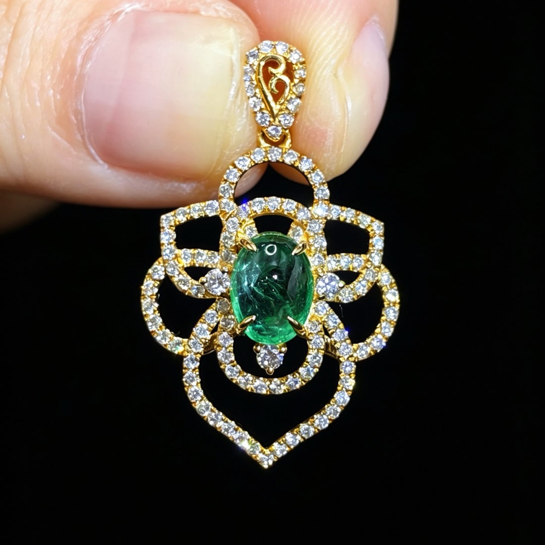 14k Gold 1.83 Ctw Natural Emerald & Diamond Pendant( Without Chain ): Ref:231164109 // gold content:14k gold // main gemstone:emerald // shape:oval // carat weight:1. 21ct // color:green // treatment:natural // // adjacent gemstone 2 : diamond // shape:round // carat