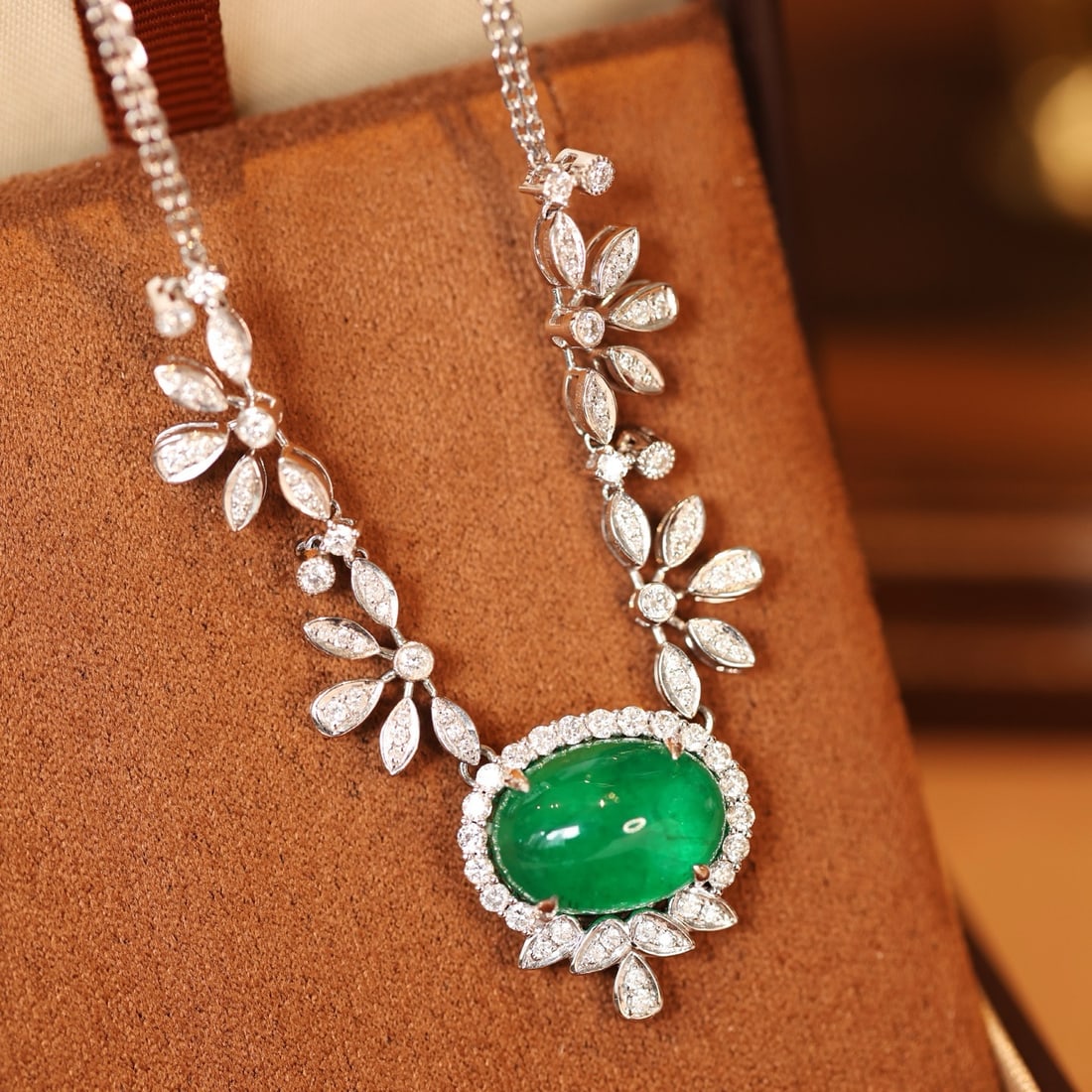 14k Gold 7.51 Ctw Natural Emerald & Diamond Necklace - 3