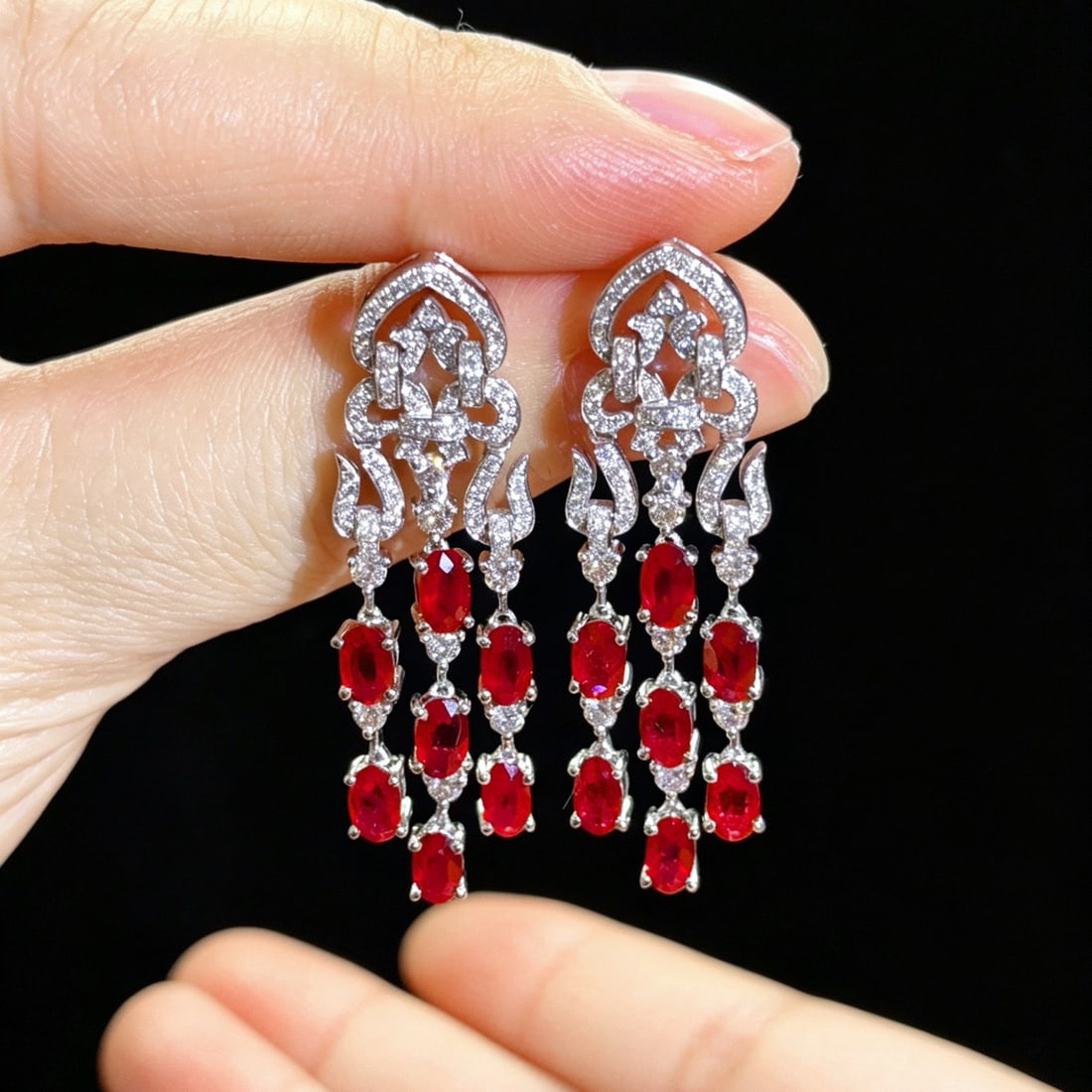 14k Gold 4.80 Ctw Vivid Red Natural Ruby & Diamond Earrings: Ref:231164123 // gold content:14k gold // main gemstone:ruby // shape:oval // carat weight:3. 85ct // color:vivid red // treatment:natural // // adjacent gemstone 2 : diamond // shape:round // carat w