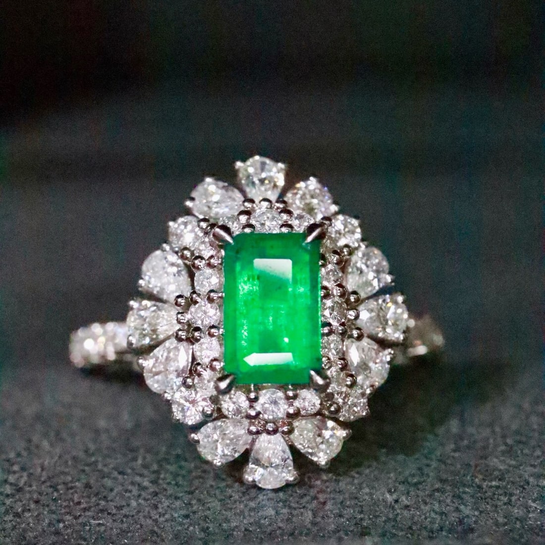 14k Gold 1.74 Ctw Natural Emerald & Diamond Ring: Ref:231164151 // gold content:14k gold // ring size:7. 25us // // main gemstone:emerald // shape:octagonal // carat weight:0. 85ct // color:green // treatment:natural // // adjacent gemstone 2 :