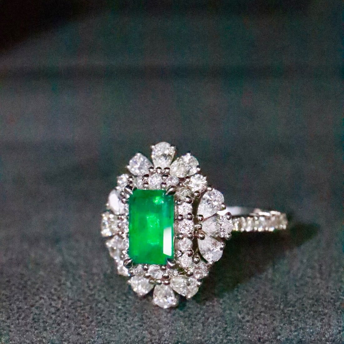 14k Gold 1.74 Ctw Natural Emerald & Diamond Ring - 2