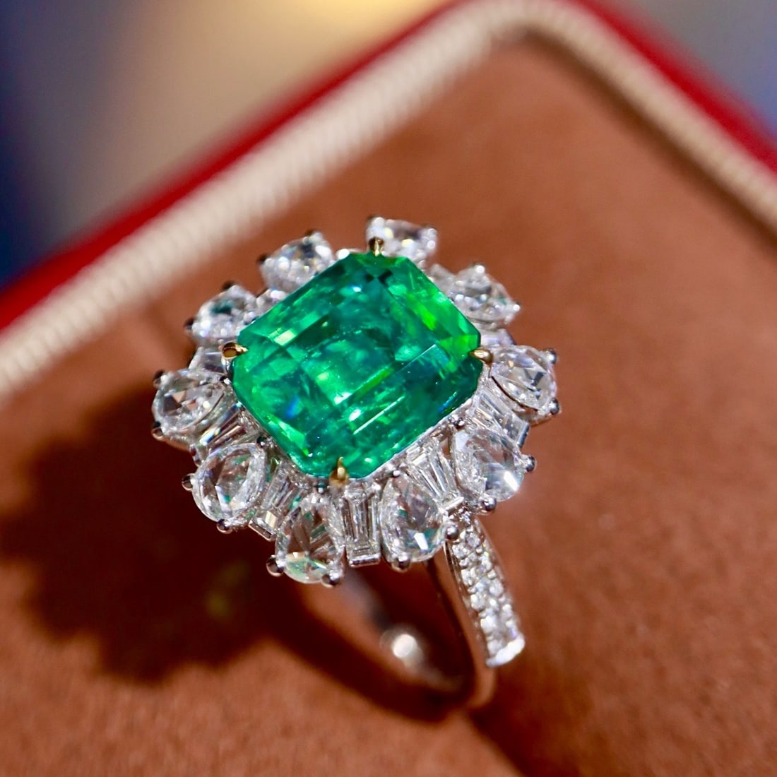 14k Gold 3.17 Ctw Natural Emerald & Diamond Ring - 2